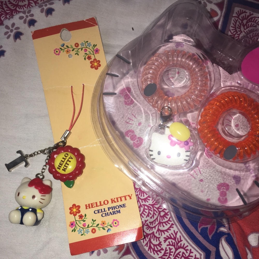 hello kitty charm & stretchy bracelets